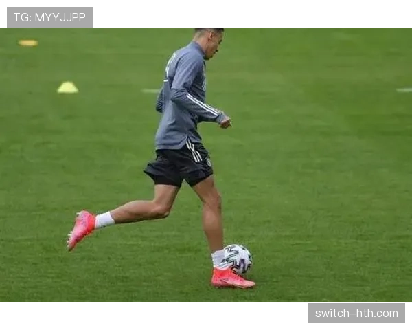 穆西亚拉世界杯闪耀，扛起德国足球新希望